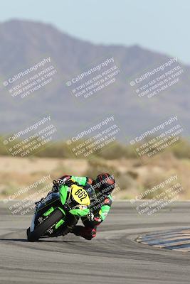 media/Oct-04-2025-CVMA (Sat) [[408bcdd6e4]]/Race 13-Amateur Supersport Open/